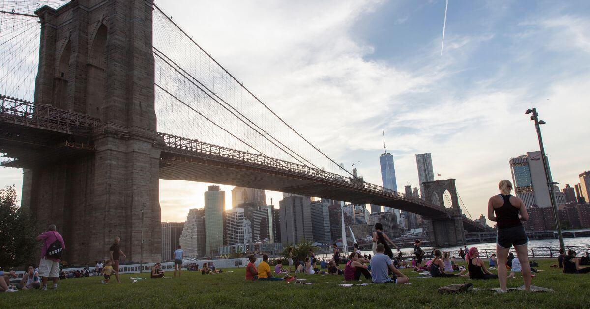 Brooklyn-Bridge-Park-Yoga